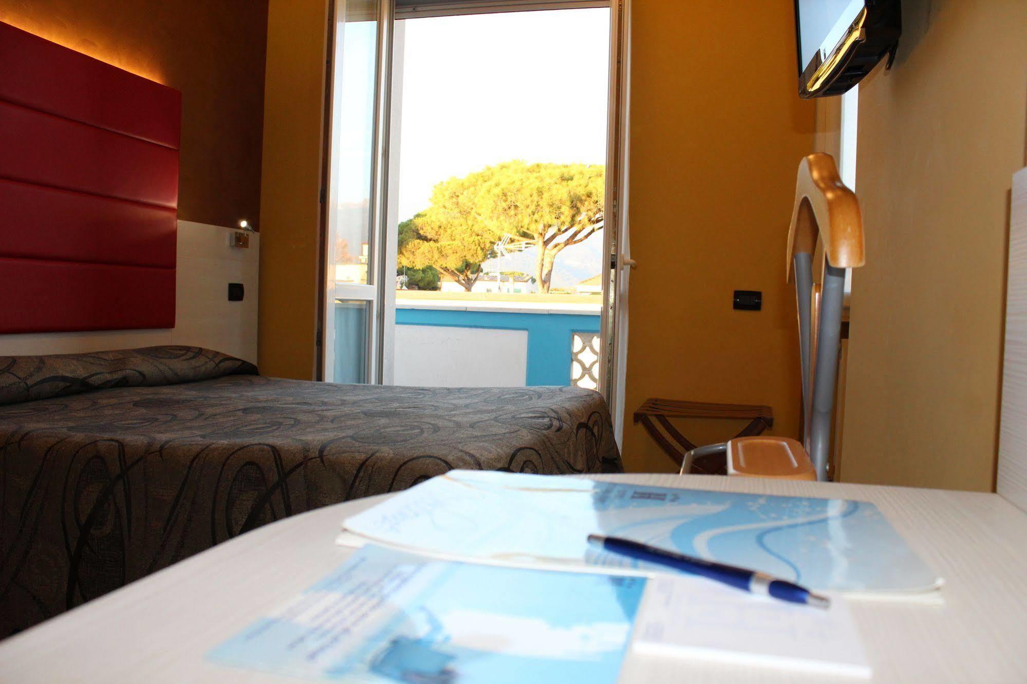 Hotel Eco Del Mare Marina di Massa Εξωτερικό φωτογραφία